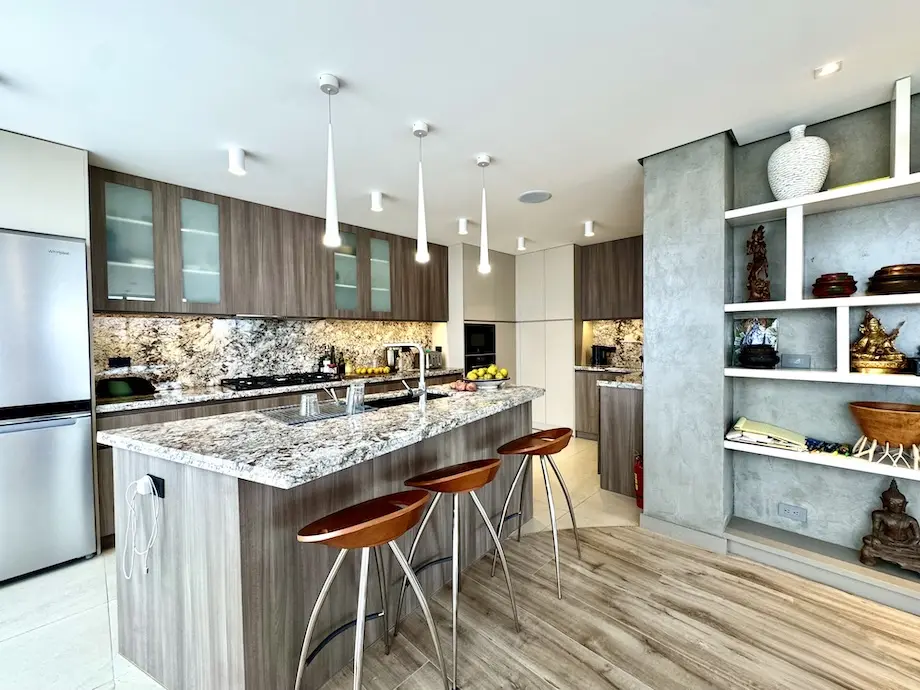 Kitchen wide