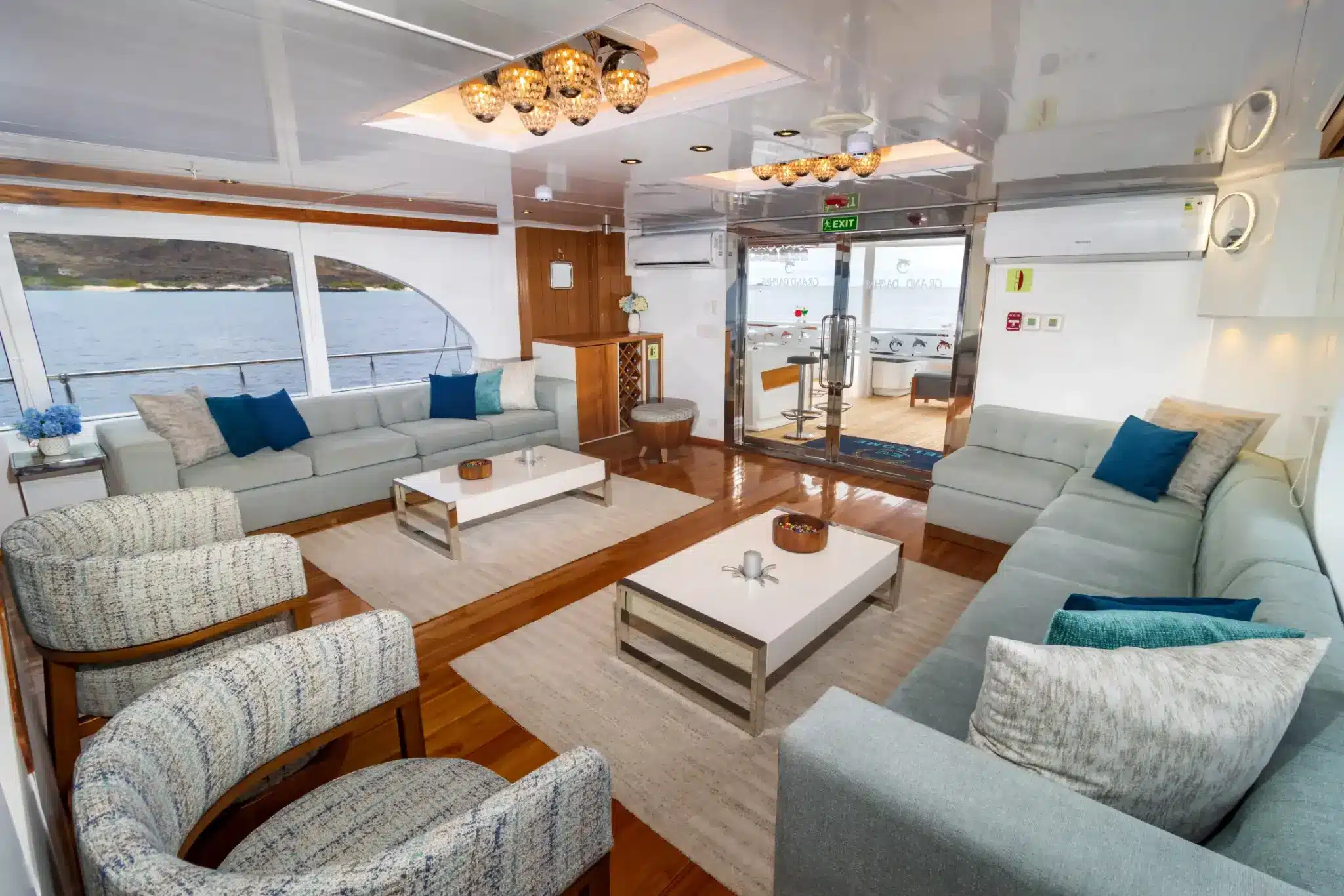 LIVING AREA 1 2