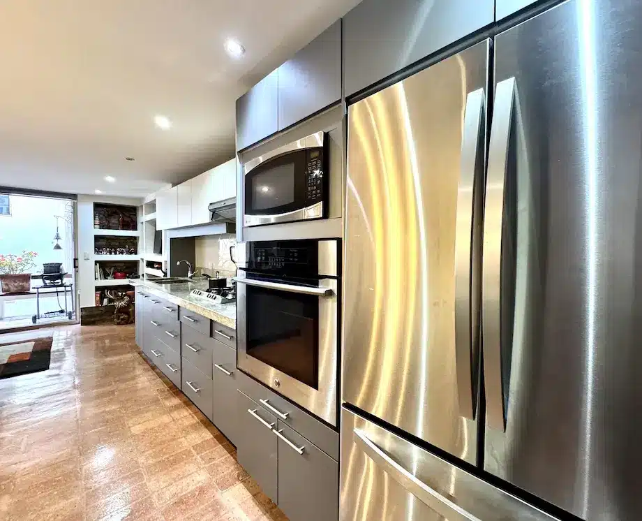 u200670696 ptptxxyc reppxup 1782 pps mqtg7 8 kitchen to living
