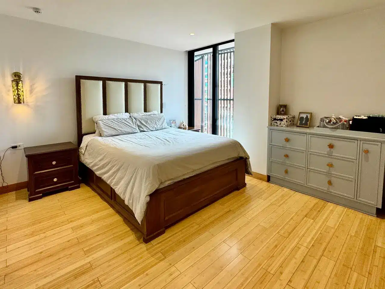 u200674000 an69laer reppxup 1785 pps ms6tv luxury apartment in puertas del sol with balcony 13