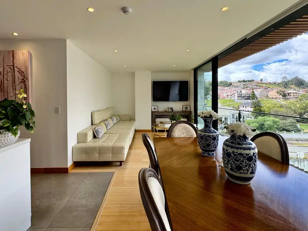 u200674000 anzhoawa reppxup 1785 pps ms6tv luxury apartment in puertas del sol with balcony 21