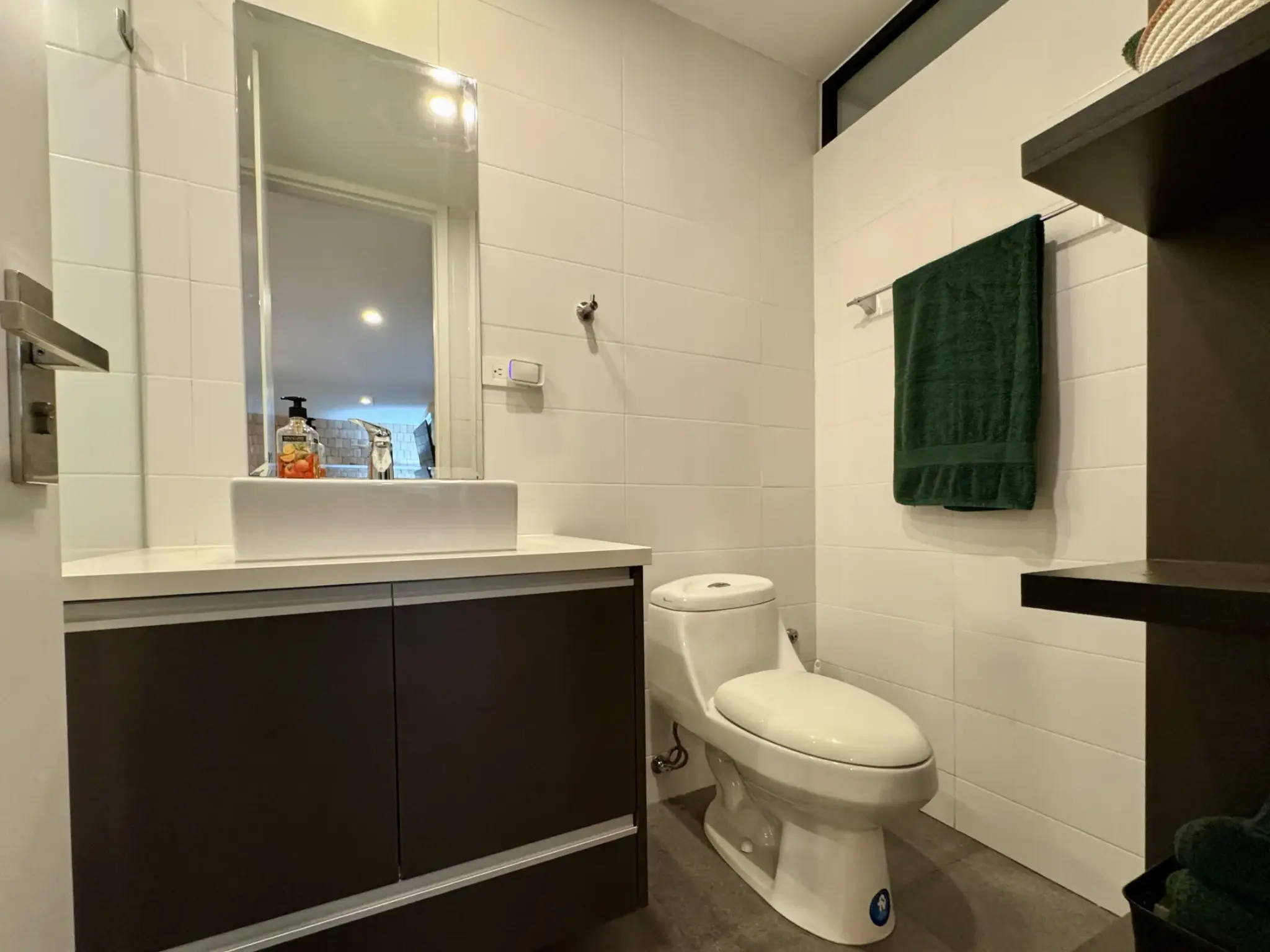 u200674000 de61kvww reppxup 1784 pps mrxu7 modern 1bdr apartment historical center 4