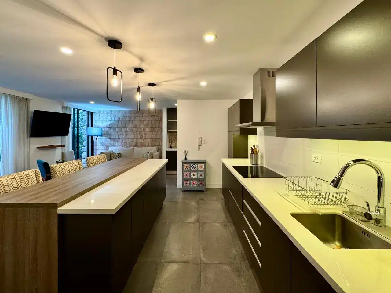 u200674000 p4zslpy3 reppxup 1784 pps mrxu7 modern 1bdr apartment historical center great value for money 7