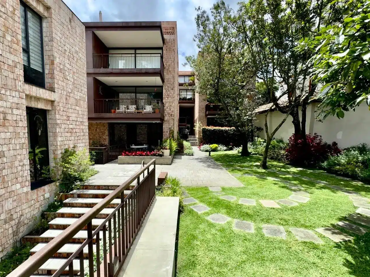 u200674000 s7ostq7c reppxup 1784 pps mrxu7 building