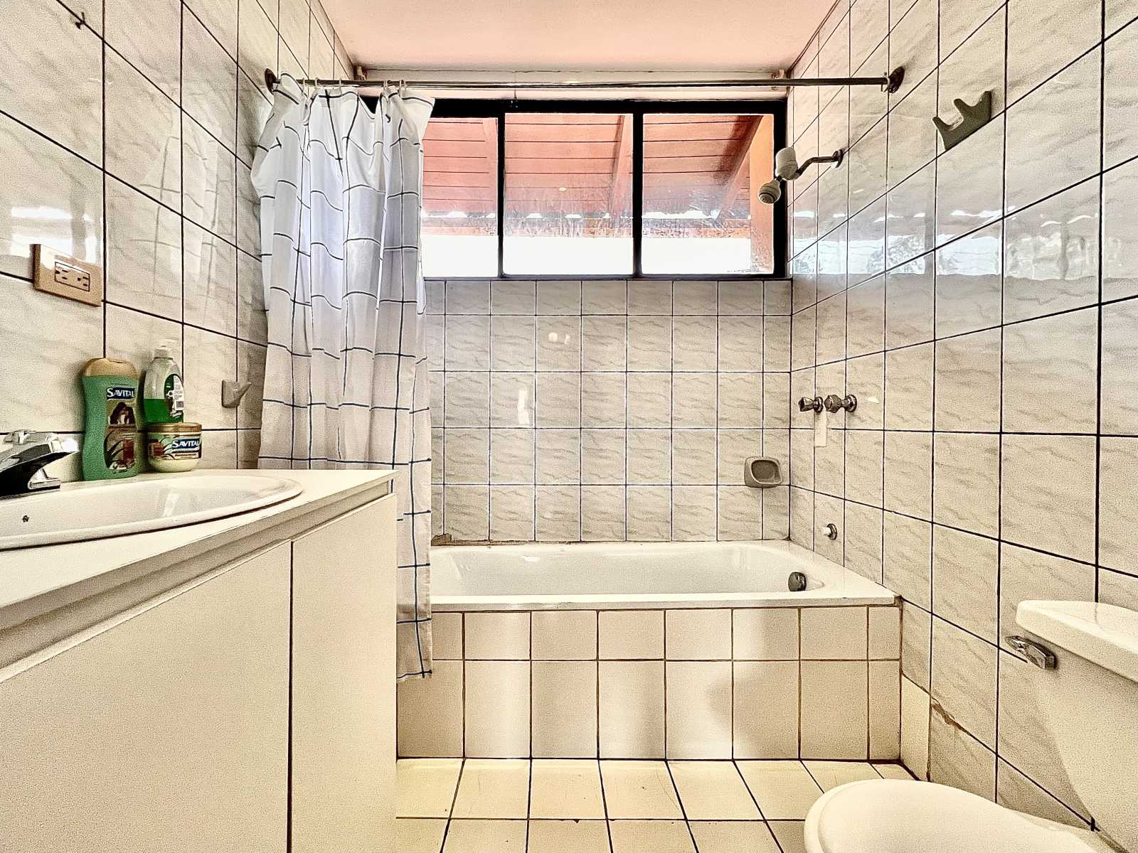 21 Shared Bathroom 1